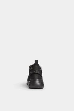 Fly Sneakers